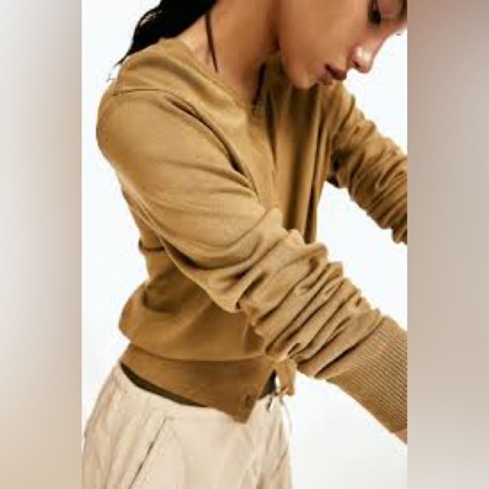Wear it Well Cashmere Cardi Camel size Medium